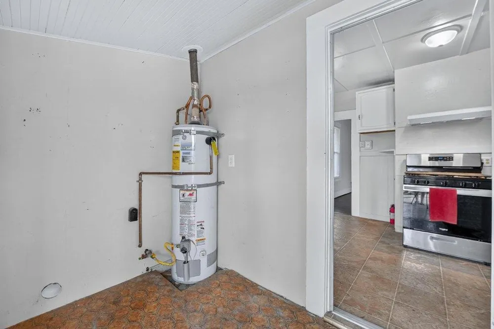 16 Stanford Street Watsonville, CA 95076