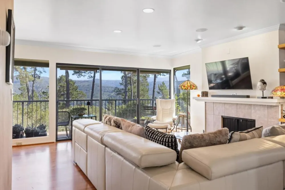 154 Del Mesa Carmel Carmel, CA 93923