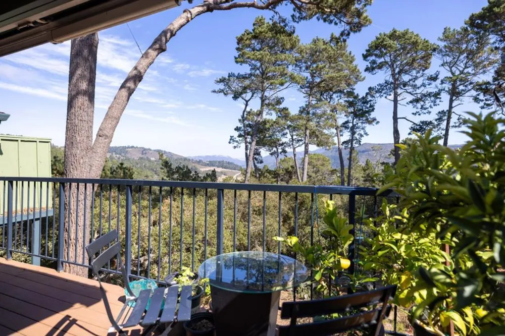 154 Del Mesa Carmel Carmel, CA 93923