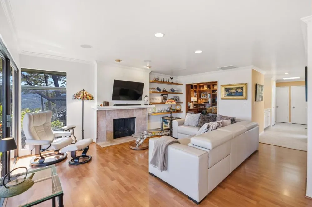 154 Del Mesa Carmel Carmel, CA 93923