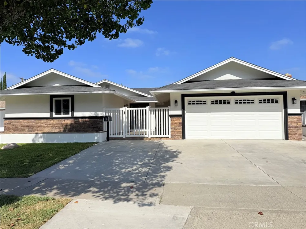 23841 Palmek Lake Forest, CA 92630