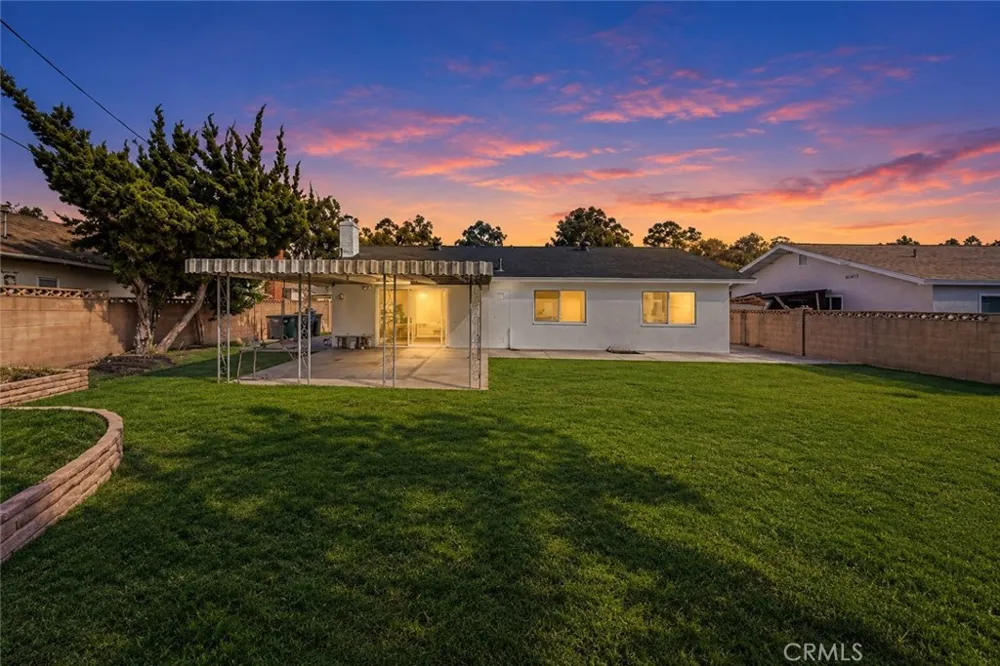 23841 Palmek Lake Forest, CA 92630