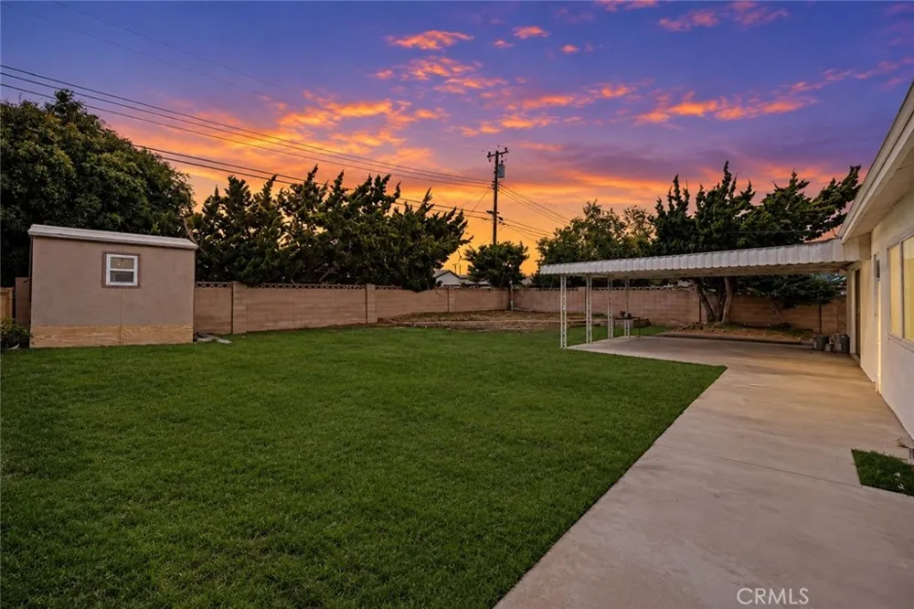 23841 Palmek Lake Forest, CA 92630