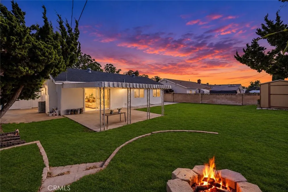 23841 Palmek Lake Forest, CA 92630