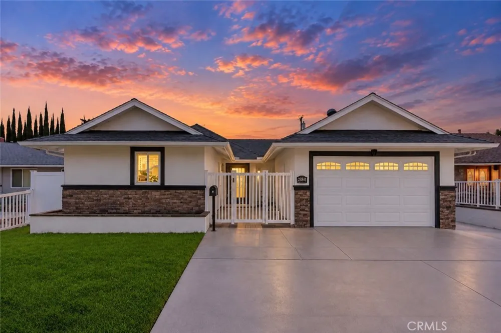 23841 Palmek Lake Forest, CA 92630