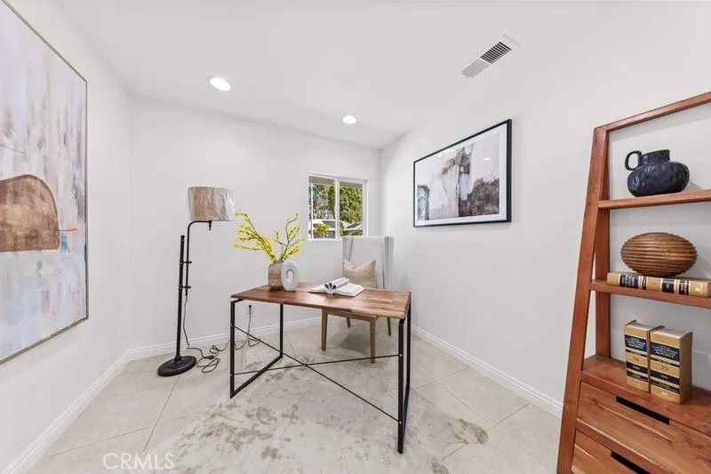 23841 Palmek Lake Forest, CA 92630