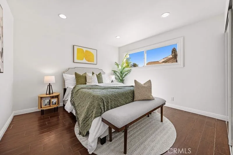 23841 Palmek Lake Forest, CA 92630