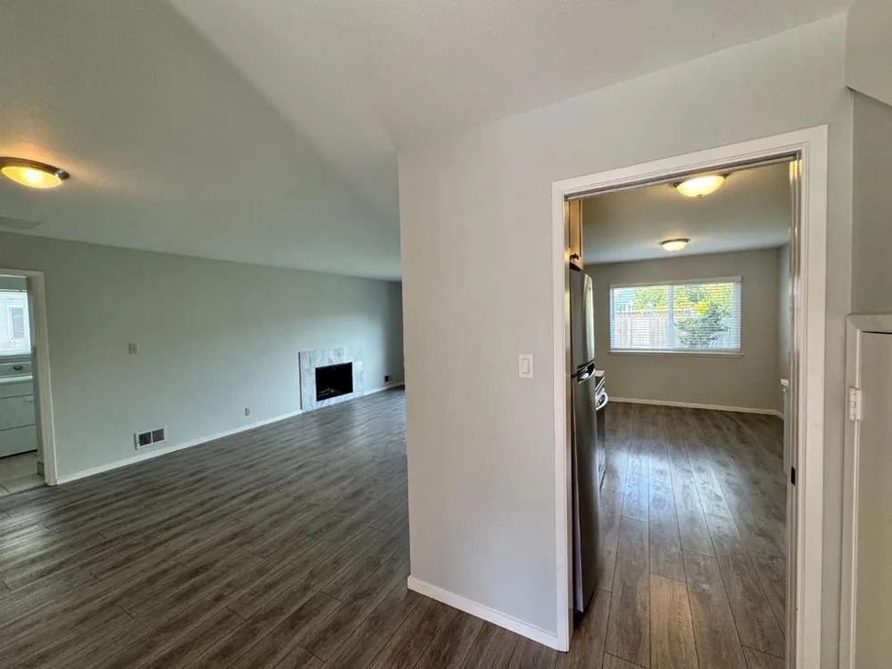 625 Comet Drive Foster City, CA 94404