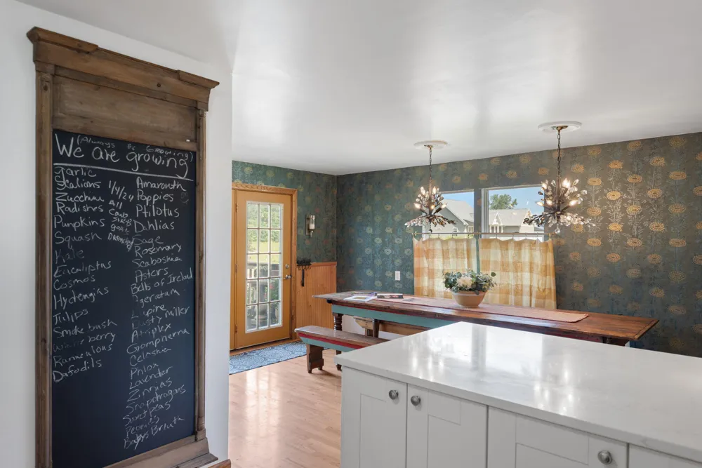 9962 Holden Road Baroda, MI 49101