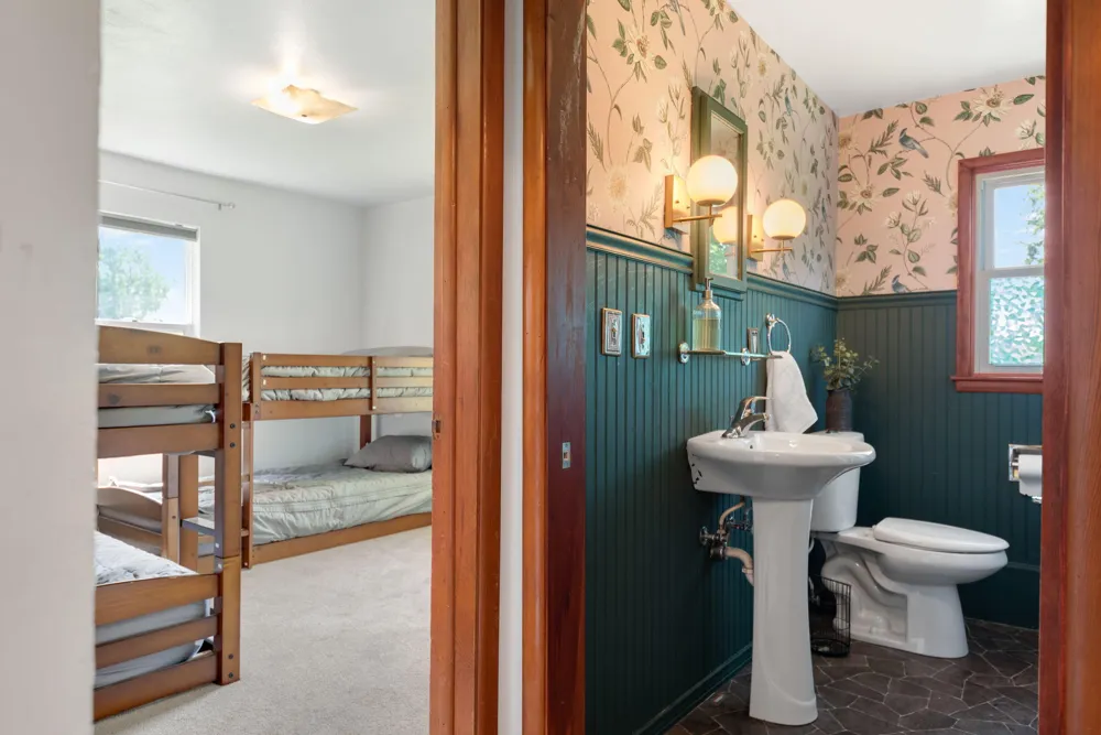 9962 Holden Road Baroda, MI 49101
