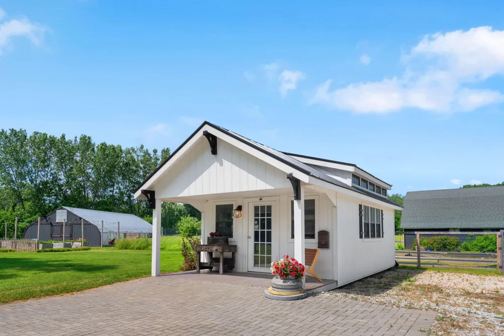 9962 Holden Road Baroda, MI 49101