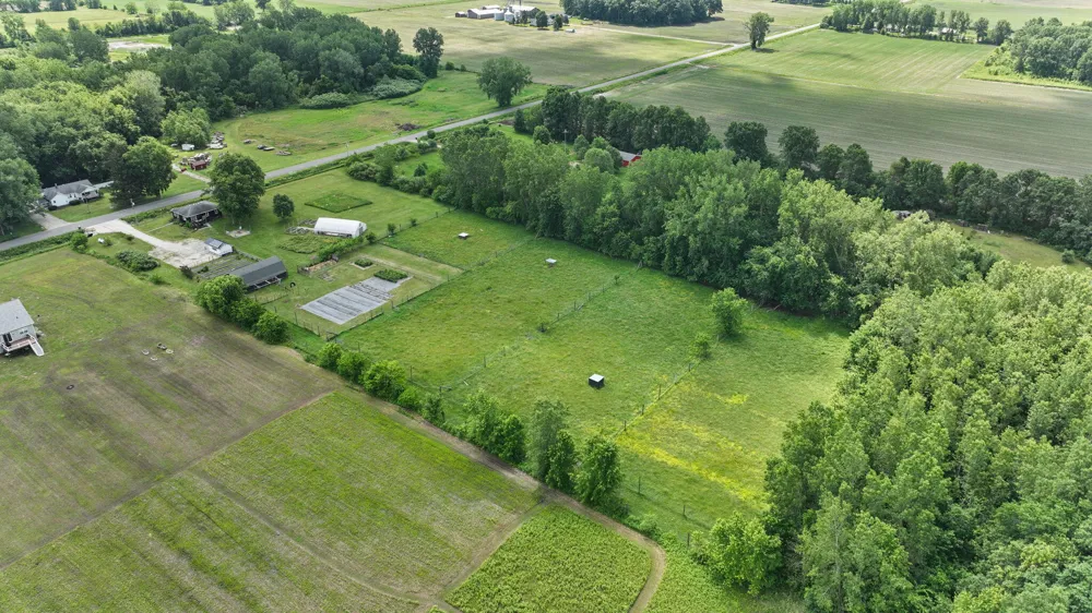 9962 Holden Road Baroda, MI 49101