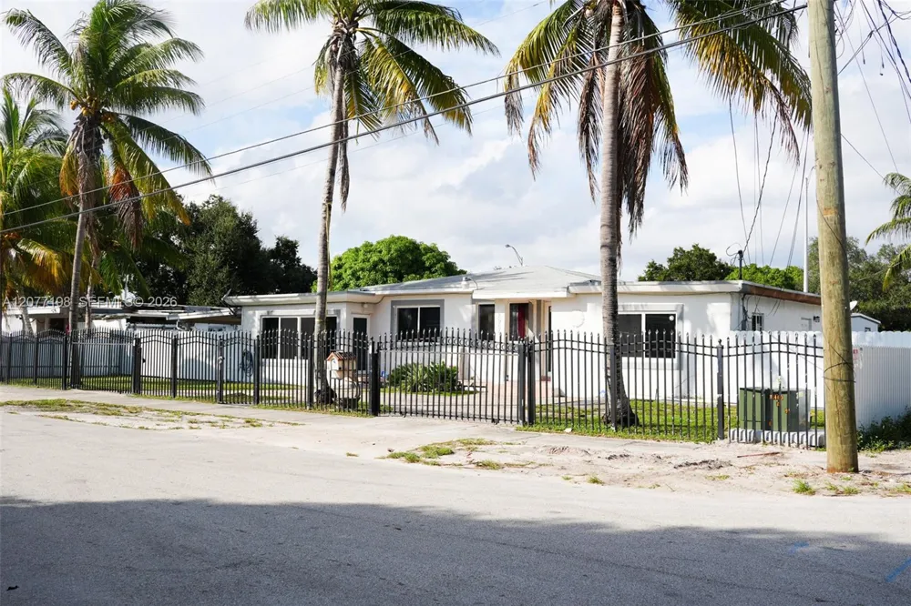 2955 NW 102nd St Miami, FL 33147