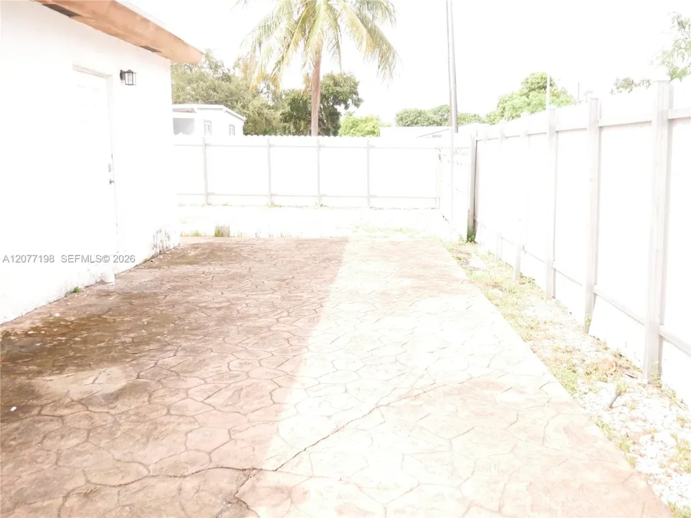 2955 NW 102nd St Miami, FL 33147