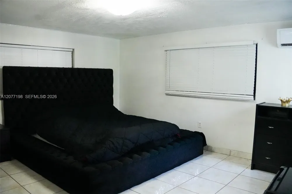 2955 NW 102nd St Miami, FL 33147