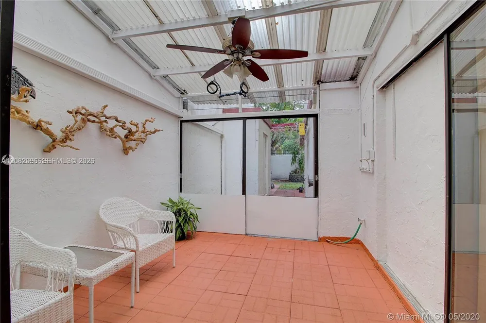 323 Ives Dairy Rd #323-10 Miami, FL 33179