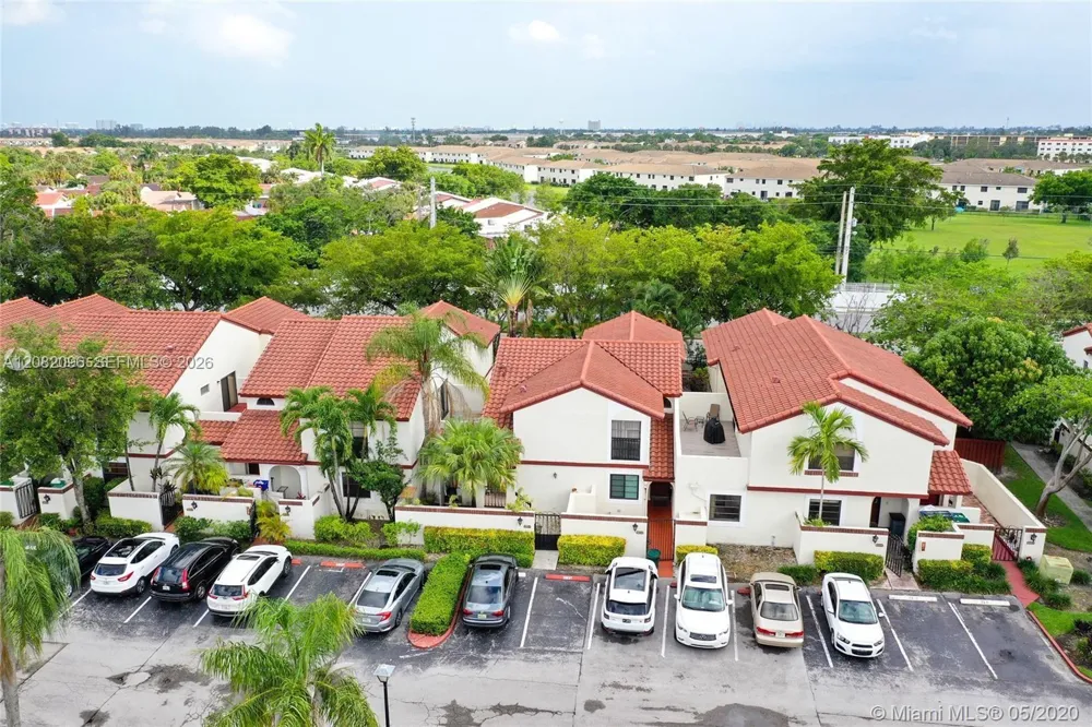 323 Ives Dairy Rd #323-10 Miami, FL 33179