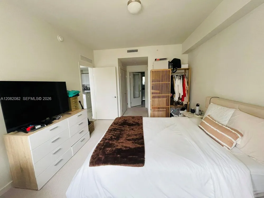 999 SW 1st AVE #2710 Miami, FL 33130