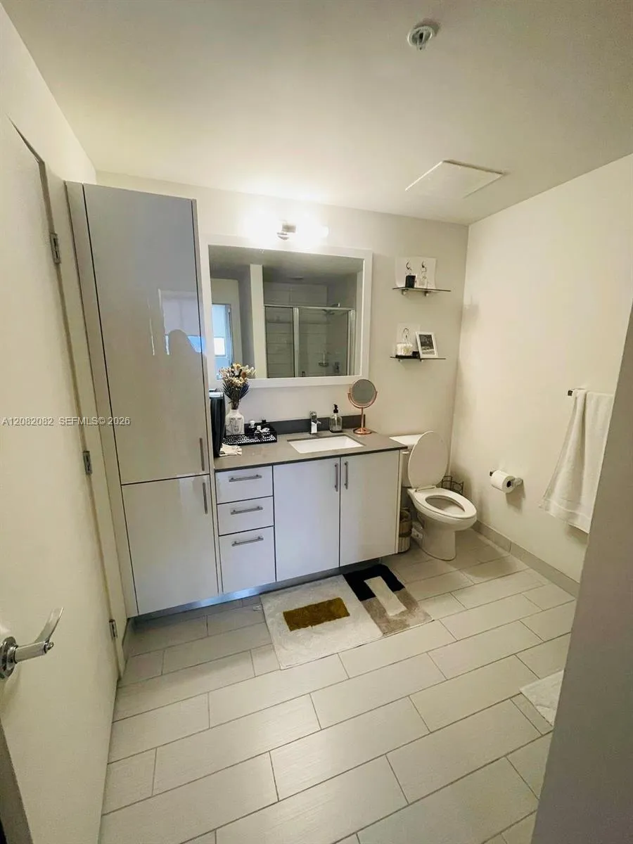 999 SW 1st AVE #2710 Miami, FL 33130