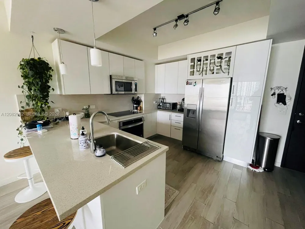 999 SW 1st AVE #2710 Miami, FL 33130