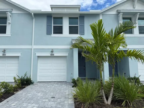 655 Salisbury Circle