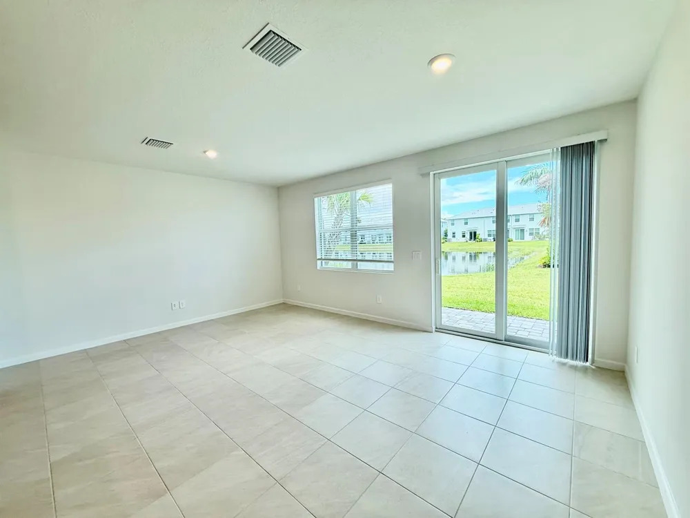 655 Salisbury Circle Fort Pierce, FL 34982