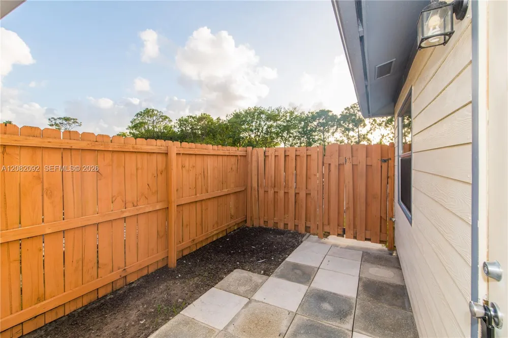 1804 My Pl West Palm Beach, FL 33417