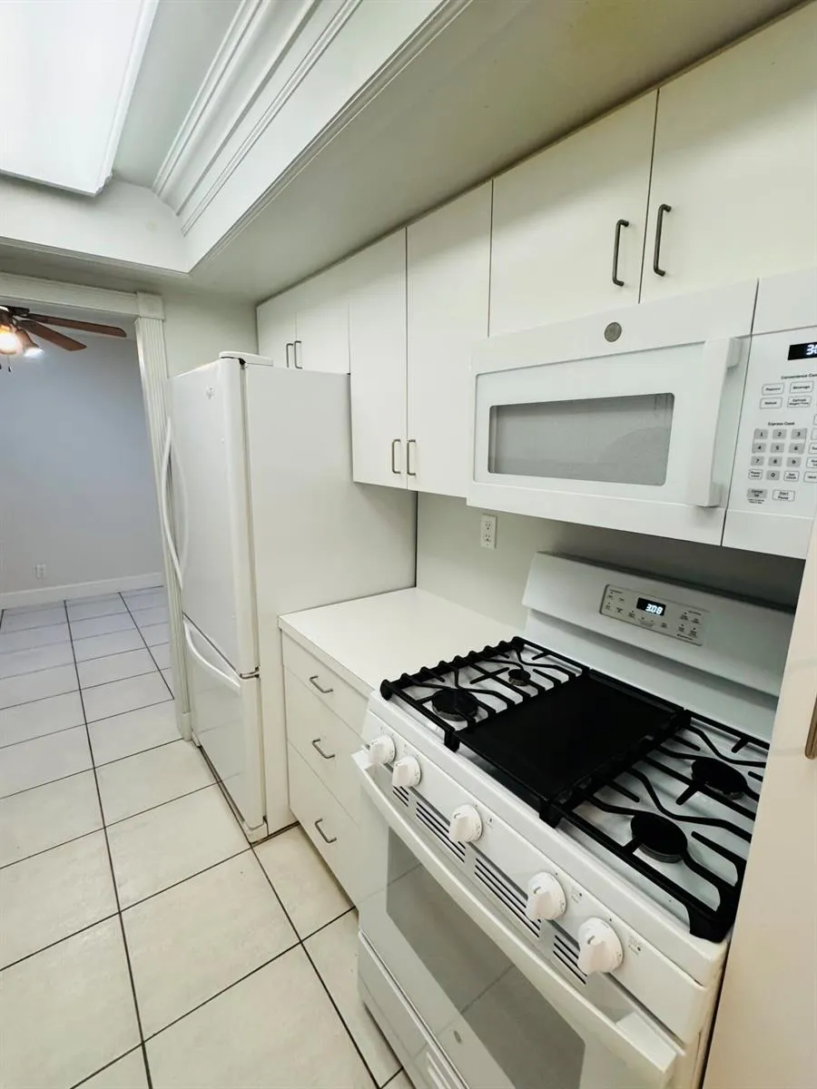 1527 S FLAGLER DRIVE #112F West Palm Beach, FL 33401