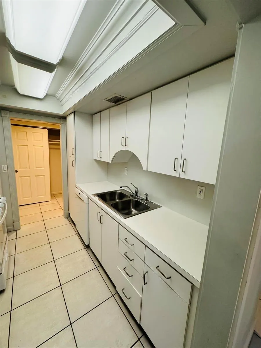 1527 S FLAGLER DRIVE #112F West Palm Beach, FL 33401