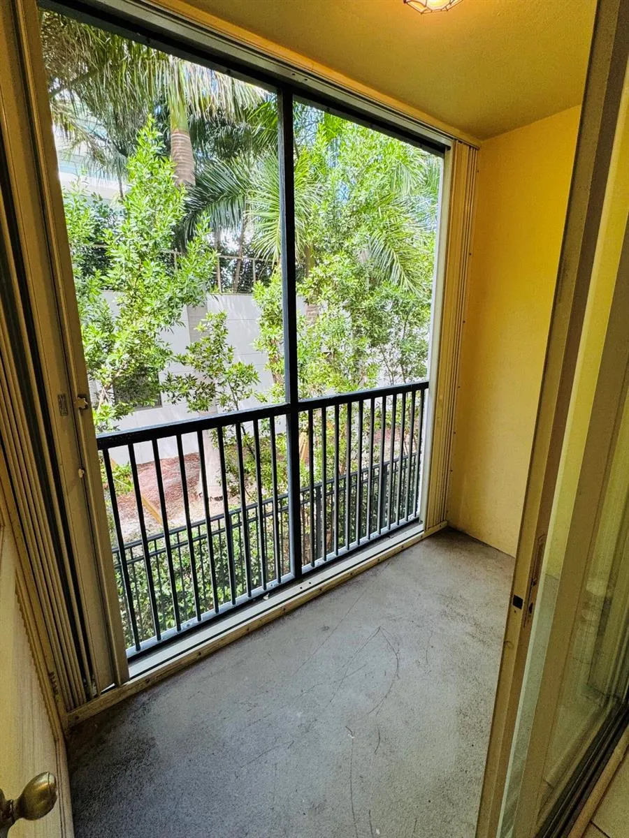 1527 S FLAGLER DRIVE #112F West Palm Beach, FL 33401