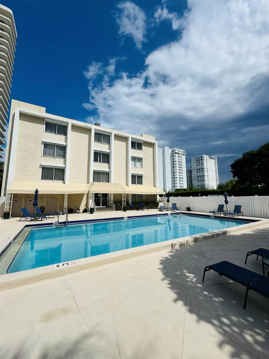 1527 S FLAGLER DRIVE #112F West Palm Beach, FL 33401