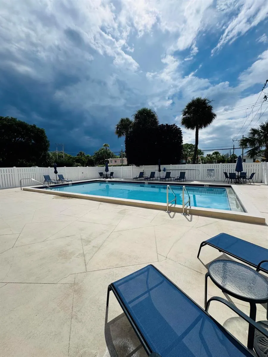 1527 S FLAGLER DRIVE #112F West Palm Beach, FL 33401