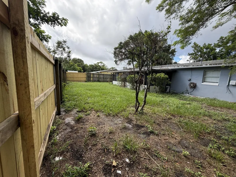 1633 SE ARAPAHO AVENUE Stuart, FL 34994