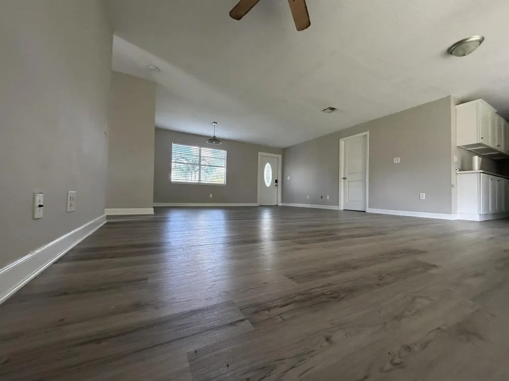 1633 SE ARAPAHO AVENUE Stuart, FL 34994