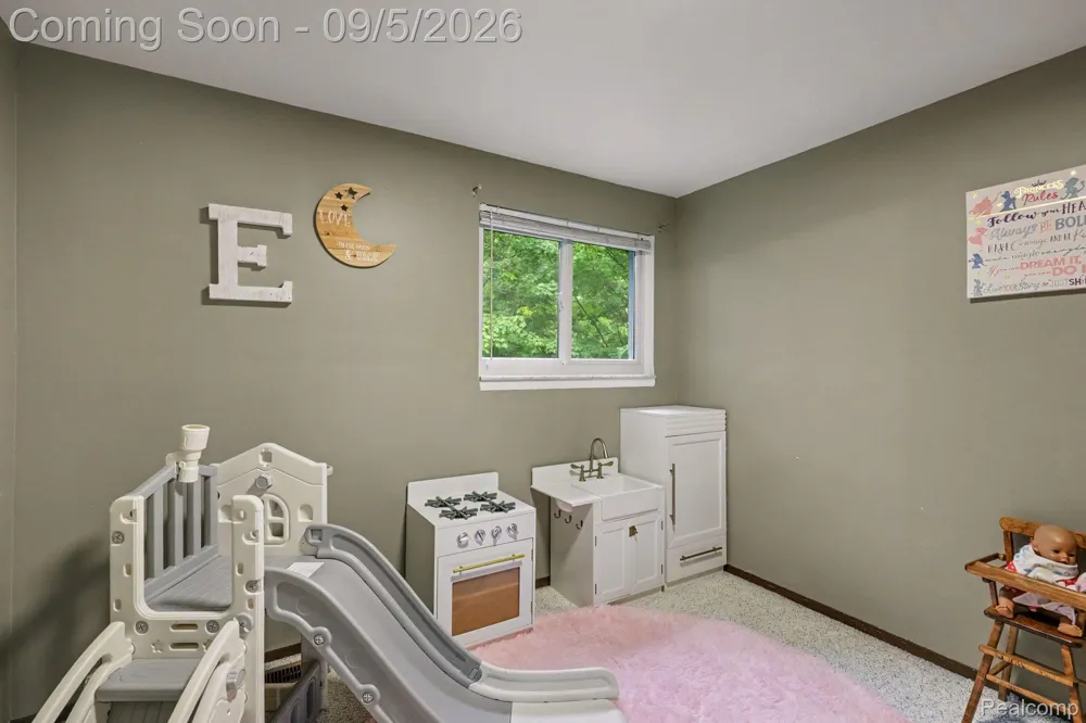 441 Pinehurst Drive Rochester Hills City, MI 48309
