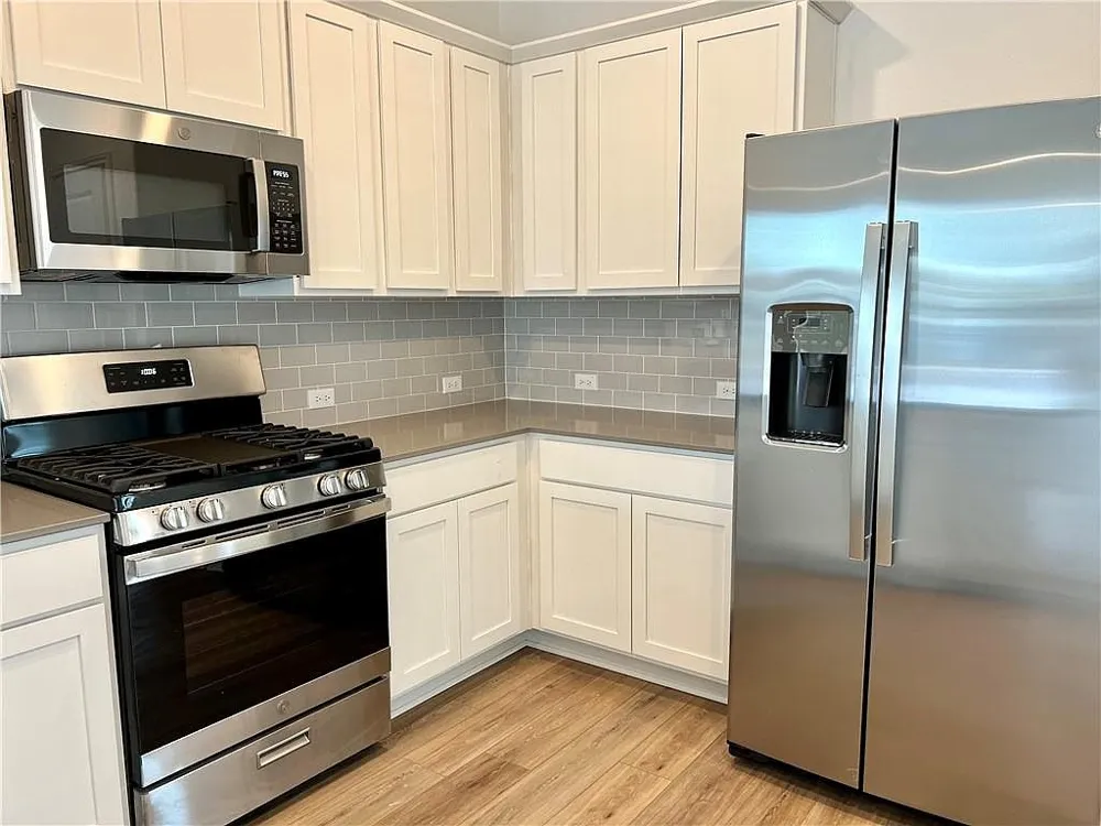 290 Silver Glen Drive Kyle, TX 78640