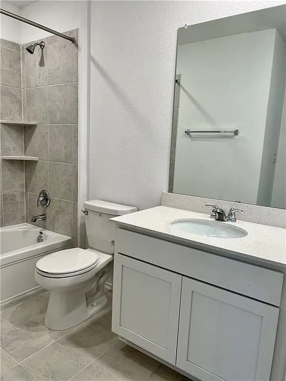 290 Silver Glen Drive Kyle, TX 78640