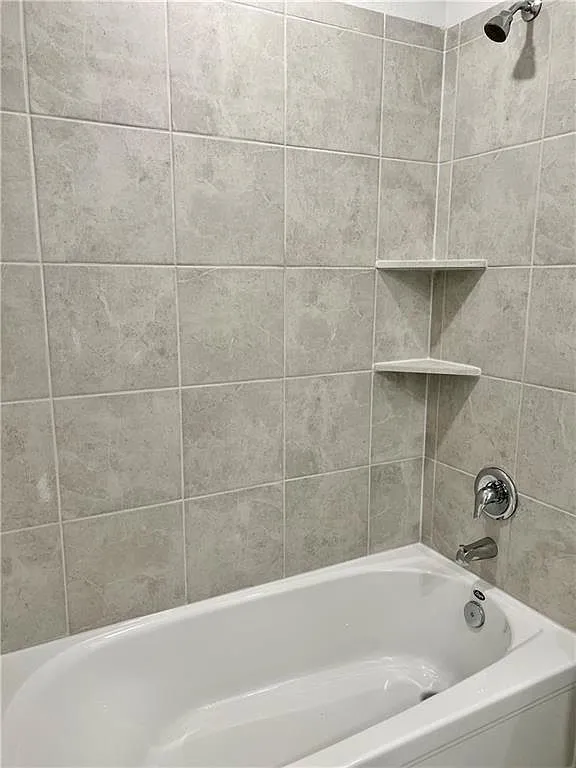 290 Silver Glen Drive Kyle, TX 78640