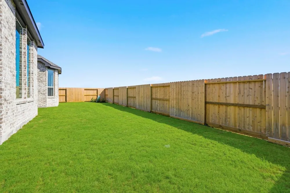 12339 Hudson Drive Mont Belvieu, TX 77523