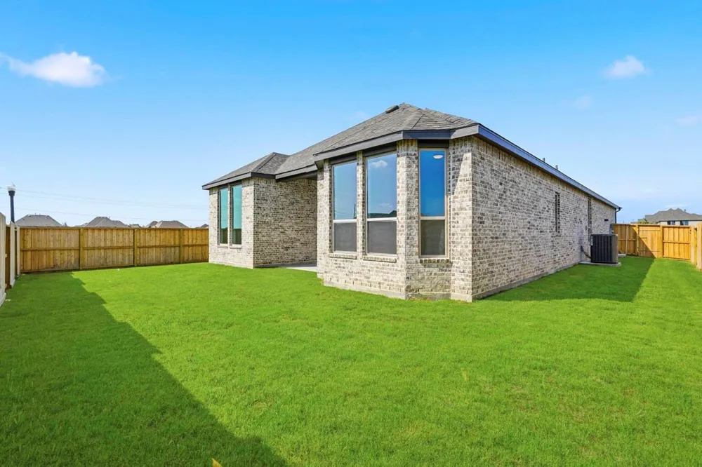 12339 Hudson Drive Mont Belvieu, TX 77523