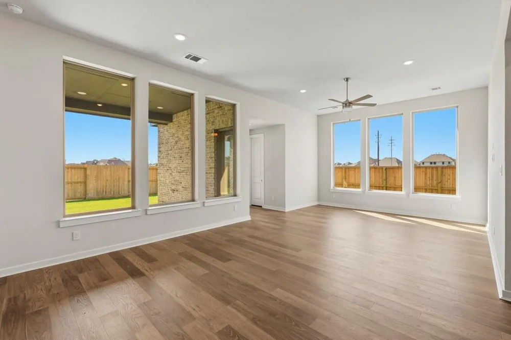 12339 Hudson Drive Mont Belvieu, TX 77523
