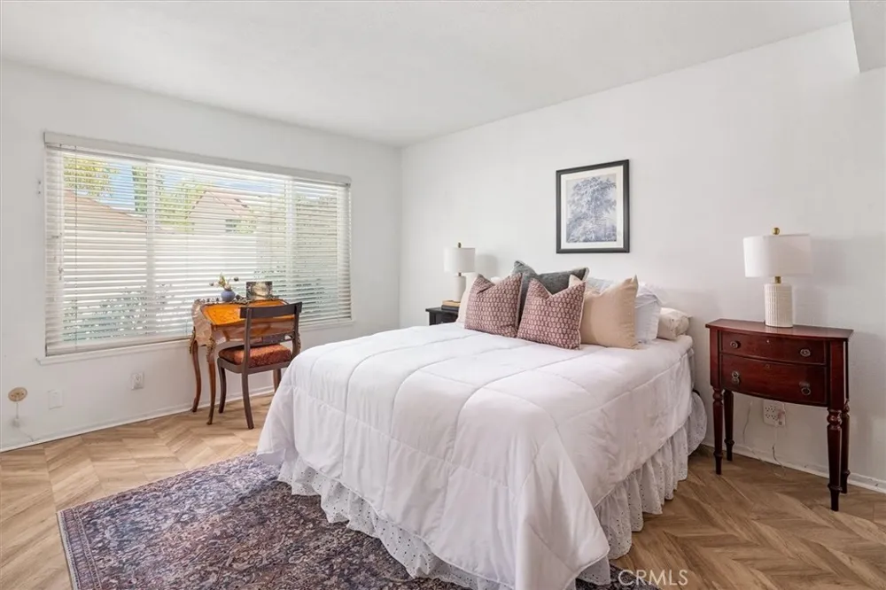 23533 Via Castanet Valencia, CA 91355