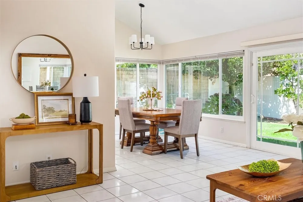 23533 Via Castanet Valencia, CA 91355