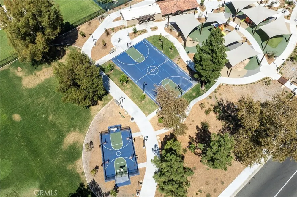 23533 Via Castanet Valencia, CA 91355