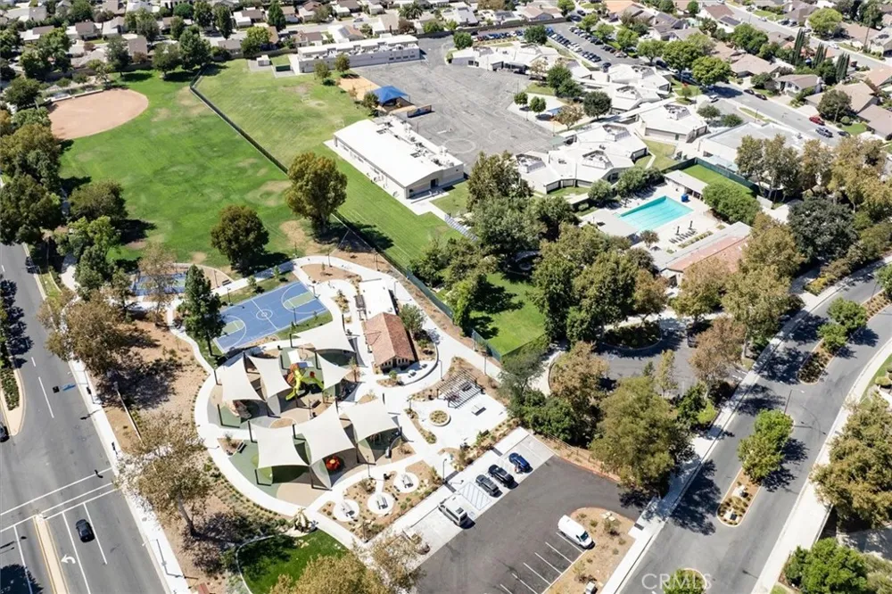 23533 Via Castanet Valencia, CA 91355
