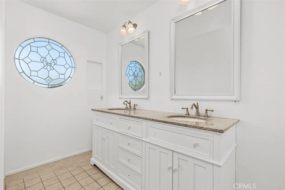 32 La Costa Court Laguna Beach, CA 92651