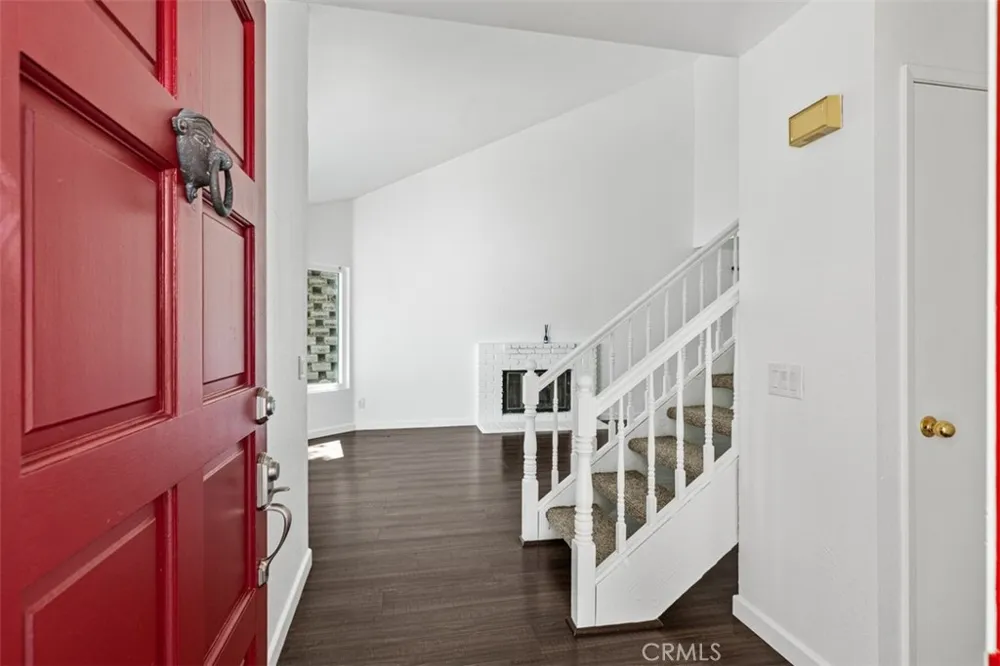 32 La Costa Court Laguna Beach, CA 92651