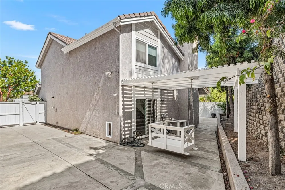 32 La Costa Court Laguna Beach, CA 92651