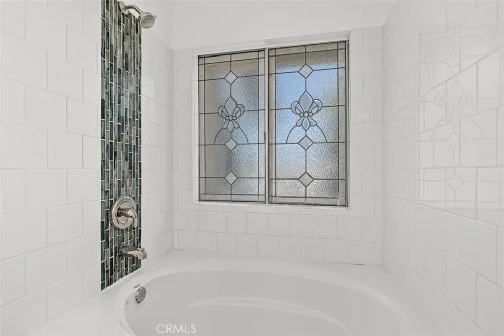 32 La Costa Court Laguna Beach, CA 92651