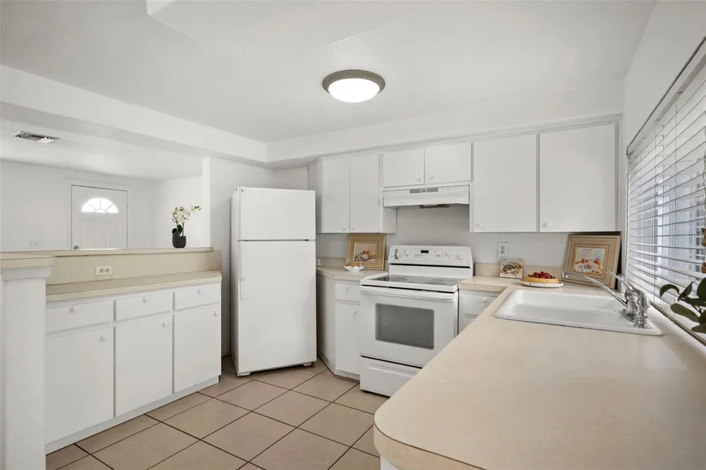 3438 KIMBERLY OAKS DRIVE Holiday, FL 34691